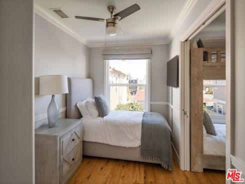 506 W Oceanfront  2 , Newport Beach, CA