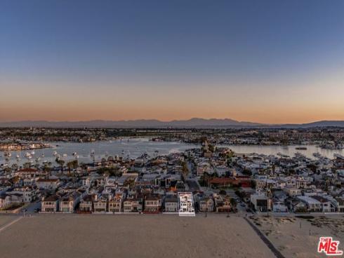506 W Oceanfront  2 , Newport Beach, CA