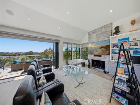 17  Monaco  12 , Newport Beach, CA