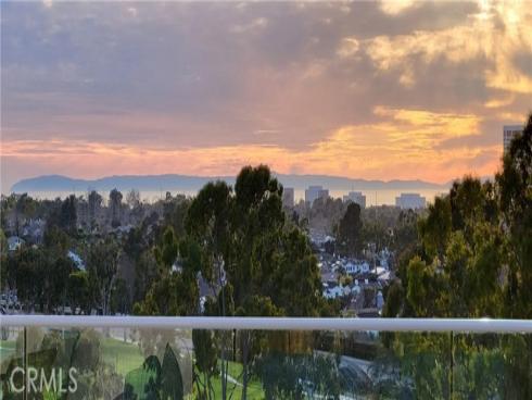 17  Monaco  12 , Newport Beach, CA