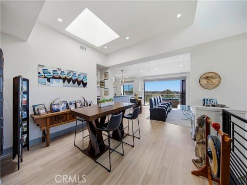 17  Monaco  12 , Newport Beach, CA
