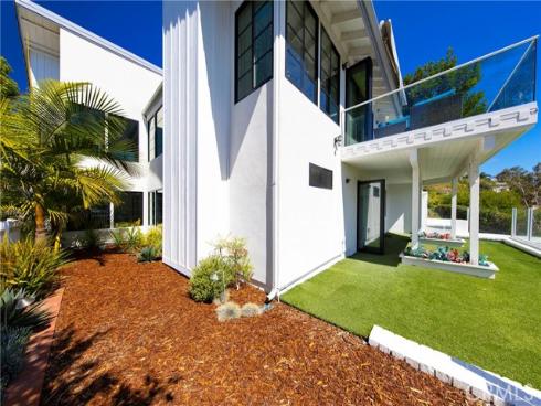 17  Monaco  12 , Newport Beach, CA