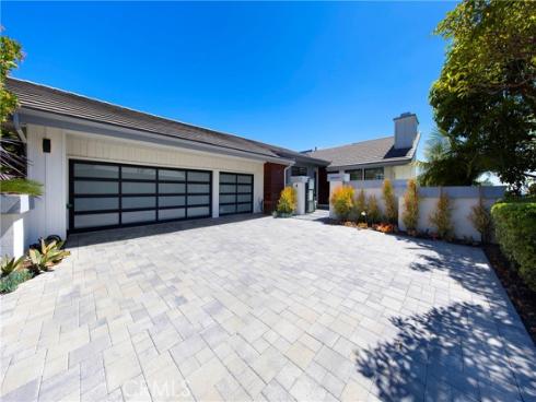 17  Monaco  12 , Newport Beach, CA