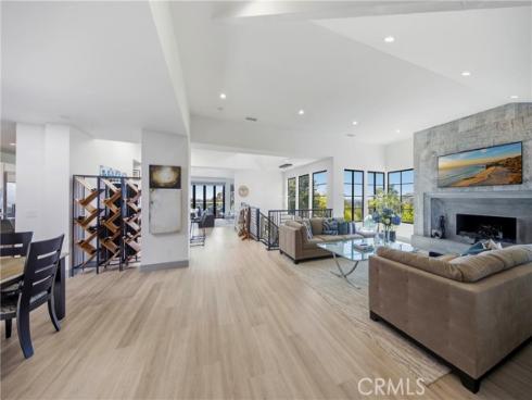 17  Monaco  12 , Newport Beach, CA