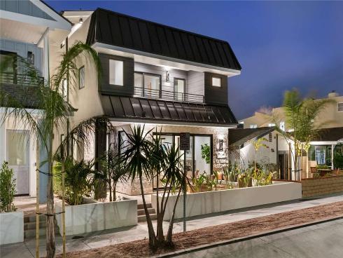 315 E. Bay Avenue