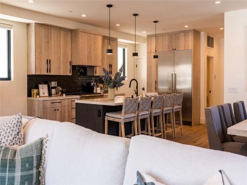 315 E Bay Avenue, Newport Beach, CA