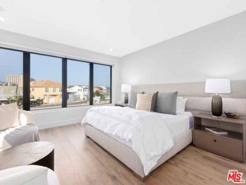 4106  River  2  Avenue, Newport Beach, CA