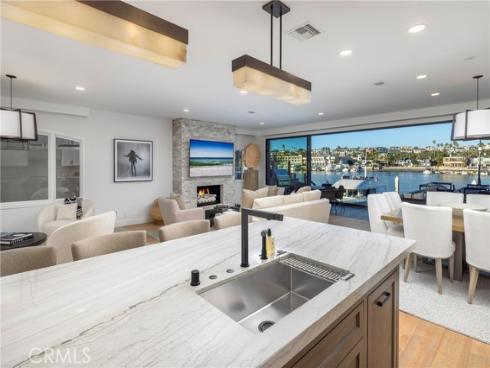 704  Via Lido Nord  , Newport Beach, CA