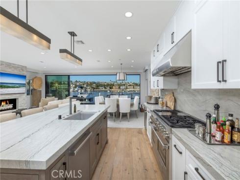 704  Via Lido Nord  , Newport Beach, CA
