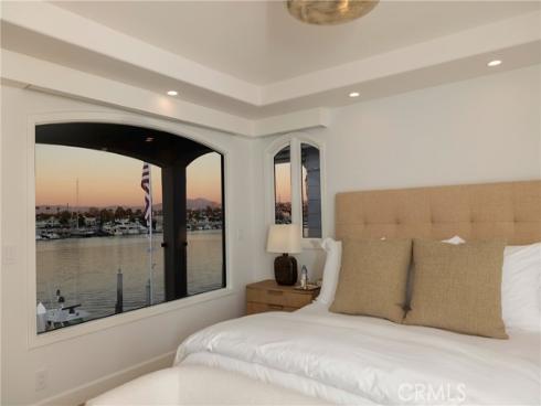 704  Via Lido Nord  , Newport Beach, CA