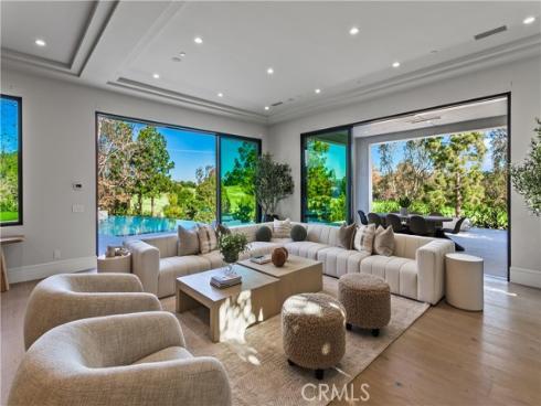 76 Hillcrest Lane, Newport Beach, CA