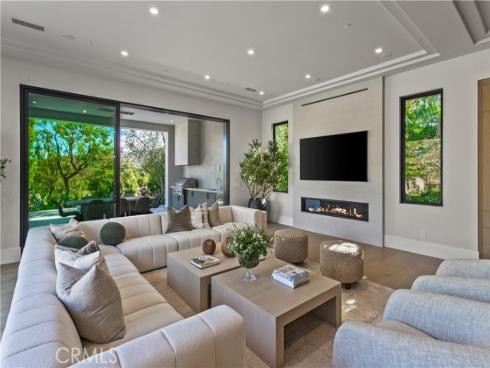 76 Hillcrest Lane, Newport Beach, CA