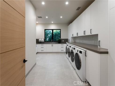 76 Hillcrest Lane, Newport Beach, CA