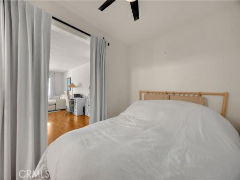 300  Cagney  215 , Newport Beach, CA