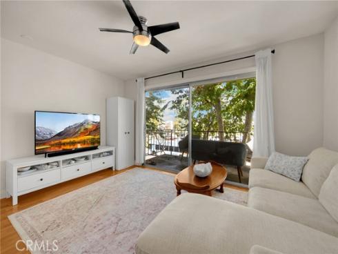 300  Cagney  215 , Newport Beach, CA
