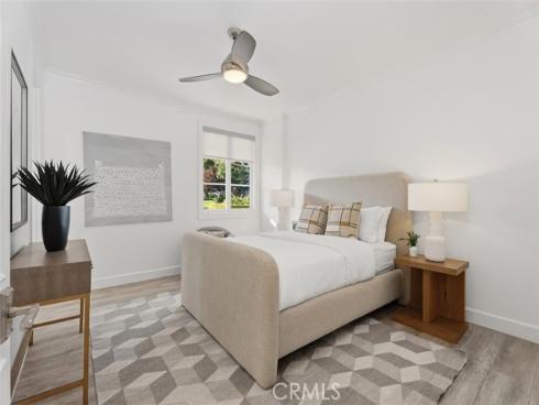 21  Lochmoor  , Newport Beach, CA