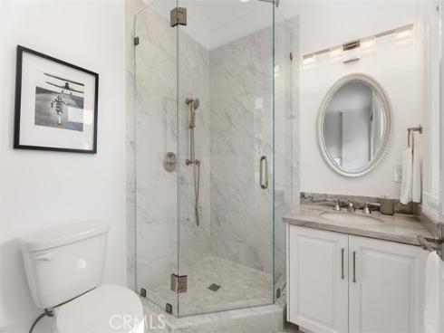 21  Lochmoor  , Newport Beach, CA