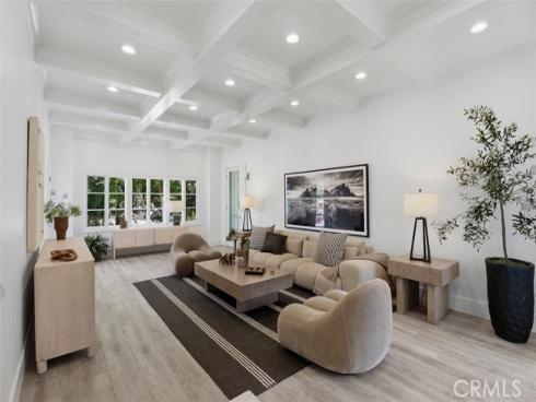 21  Lochmoor  , Newport Beach, CA