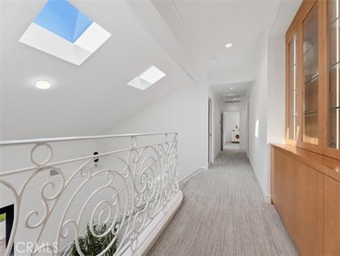21  Lochmoor  , Newport Beach, CA