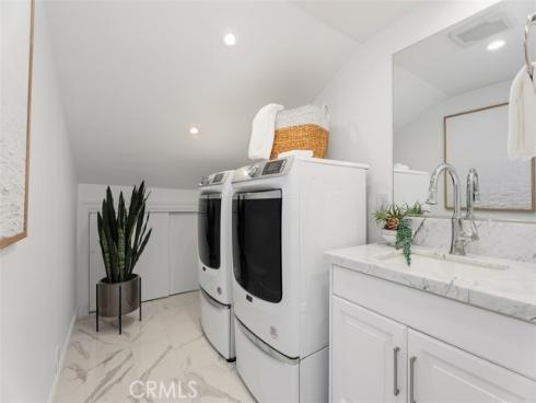 21  Lochmoor  , Newport Beach, CA