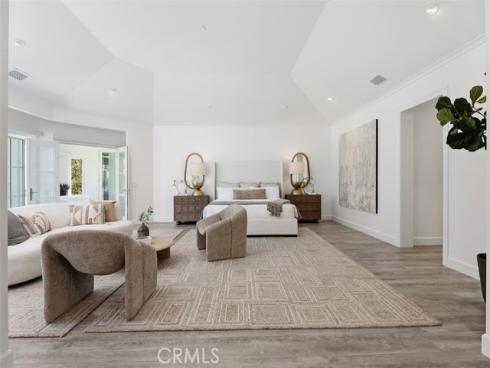 21  Lochmoor  , Newport Beach, CA