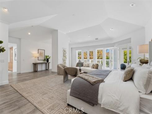 21  Lochmoor  , Newport Beach, CA