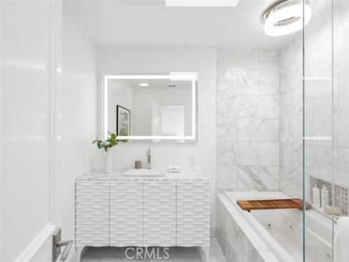 21  Lochmoor  , Newport Beach, CA