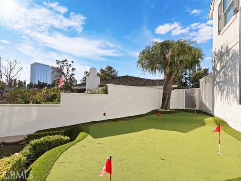 21  Lochmoor  , Newport Beach, CA