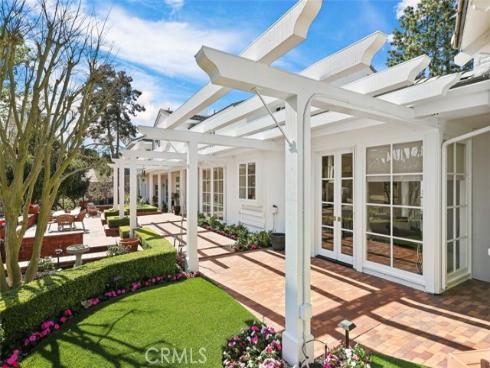 21  Lochmoor  , Newport Beach, CA