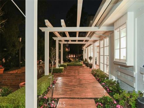 21  Lochmoor  , Newport Beach, CA