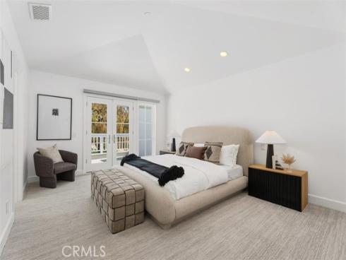 21  Lochmoor  , Newport Beach, CA