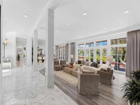 21  Lochmoor  , Newport Beach, CA