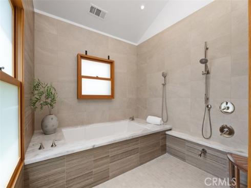 21  Lochmoor  , Newport Beach, CA