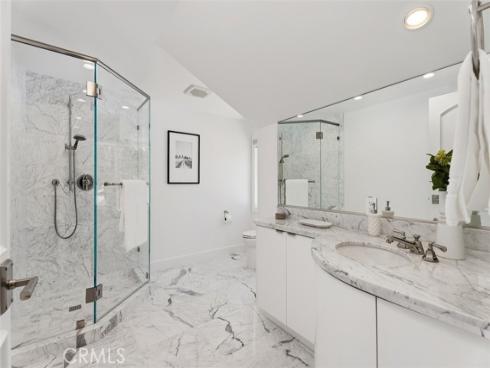 21  Lochmoor  , Newport Beach, CA