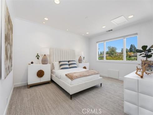 21  Lochmoor  , Newport Beach, CA