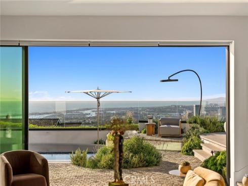17  Muir Beach  , Newport Beach, CA