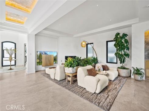 17  Muir Beach  , Newport Beach, CA