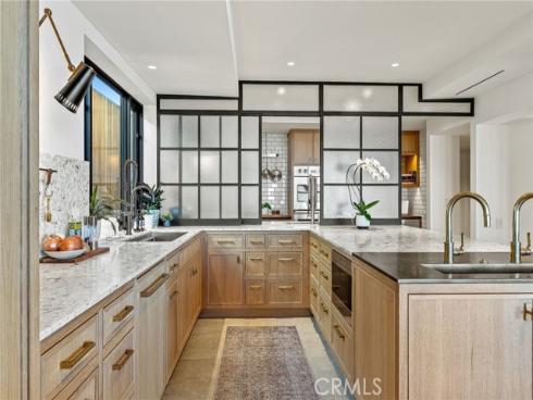 17  Muir Beach  , Newport Beach, CA