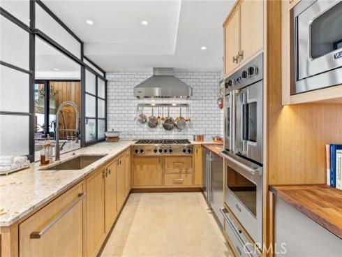 17  Muir Beach  , Newport Beach, CA