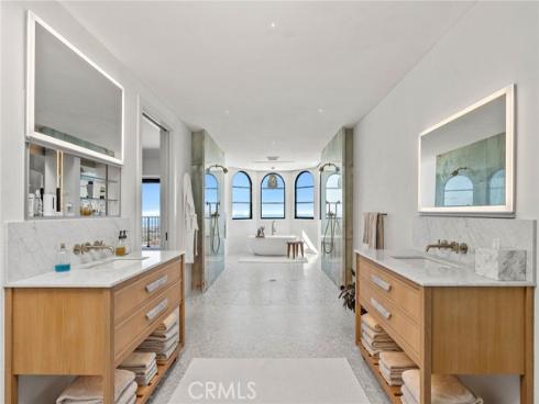 17  Muir Beach  , Newport Beach, CA