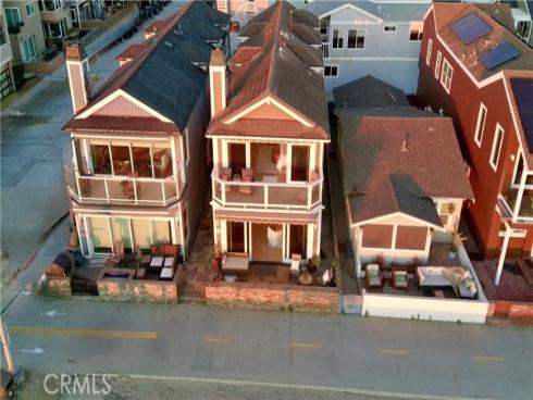 2712 W Oceanfront  , Newport Beach, CA