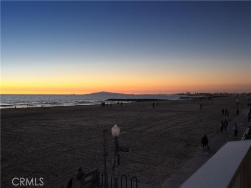 2712 W Oceanfront  , Newport Beach, CA