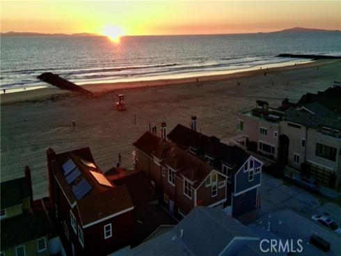 2712 W Oceanfront  , Newport Beach, CA
