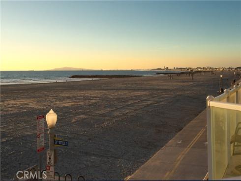 2712 W Oceanfront  , Newport Beach, CA
