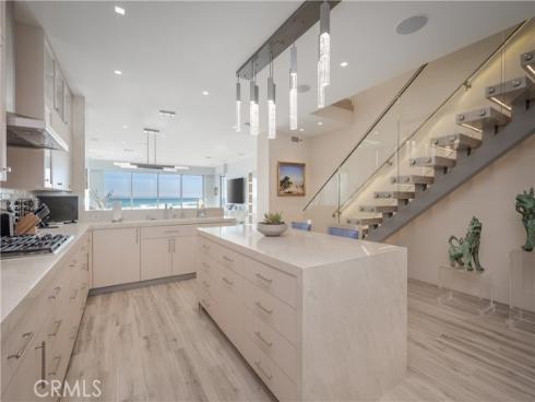 3407 W Oceanfront  , Newport Beach, CA