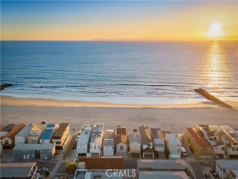 3407 W Oceanfront  , Newport Beach, CA