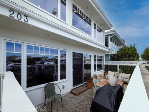 203  8th st  , Newport Beach, CA