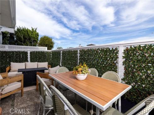 203  8th st  , Newport Beach, CA