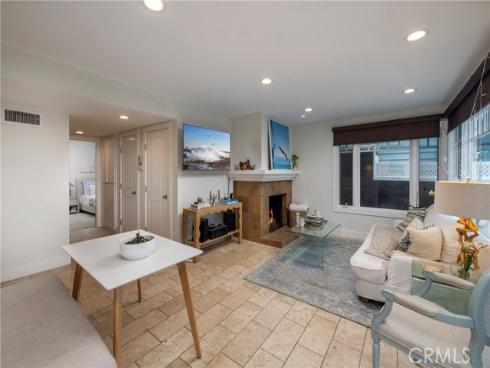203  8th st  , Newport Beach, CA