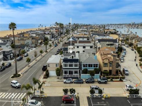 203  8th st  , Newport Beach, CA